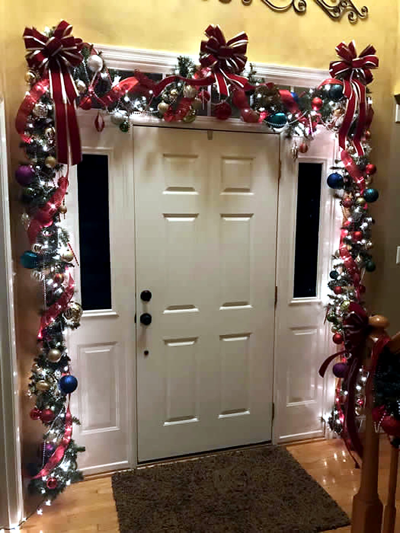 interior_christmas_decorating_service_washington_maryland_leesburg_front_door